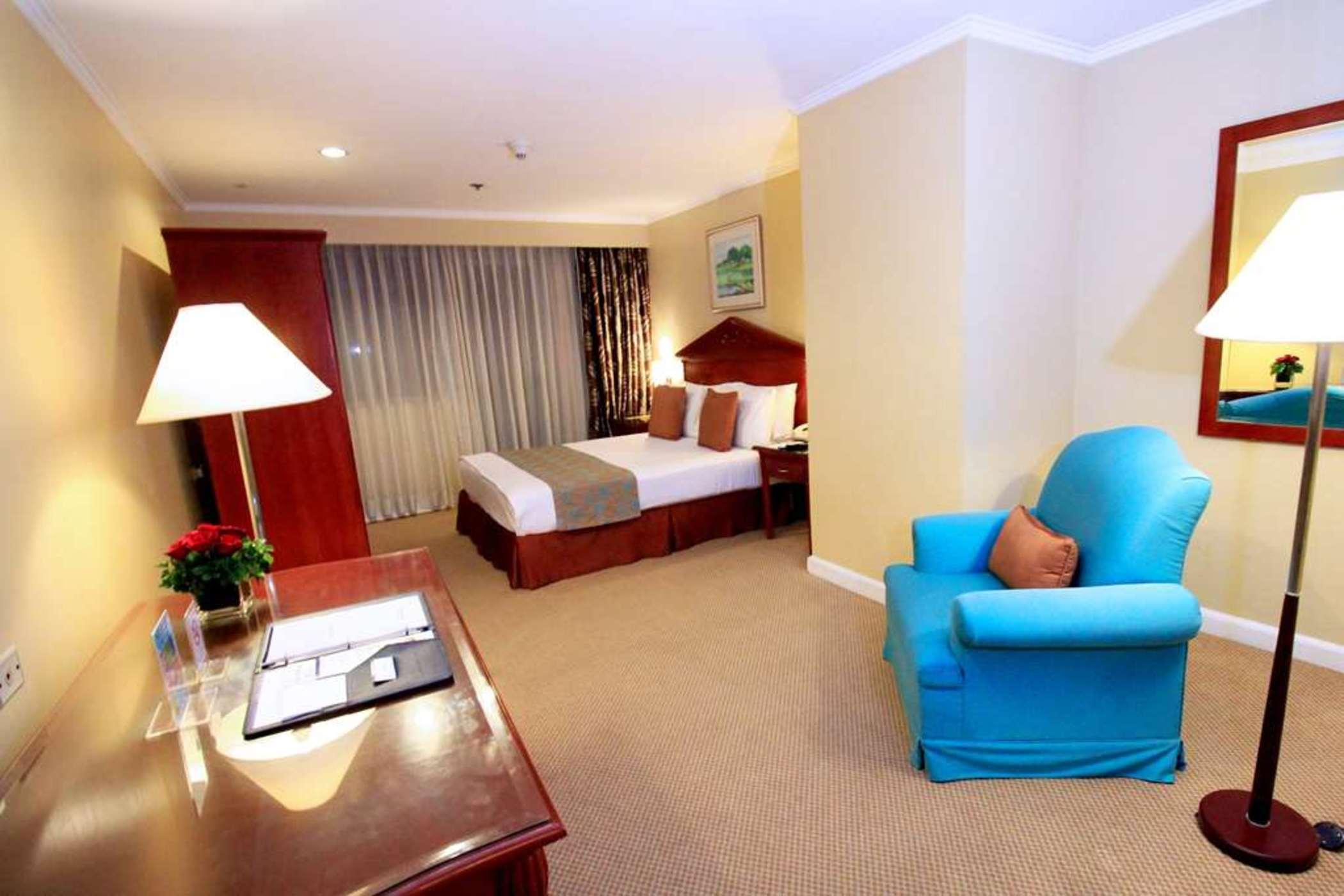 Oxford Suites Makati San Pedro Makati Eksteriør billede