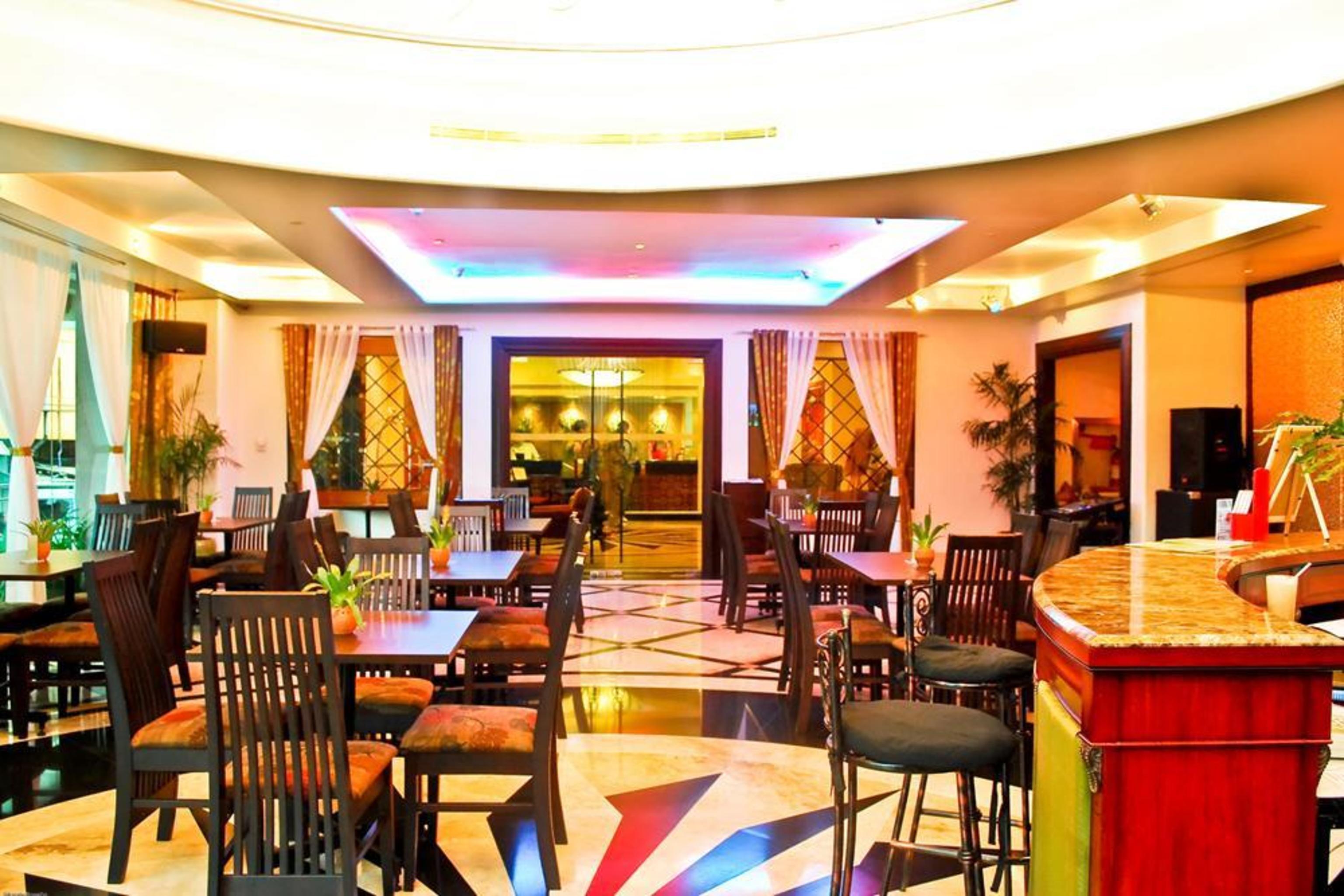 Oxford Suites Makati San Pedro Makati Eksteriør billede