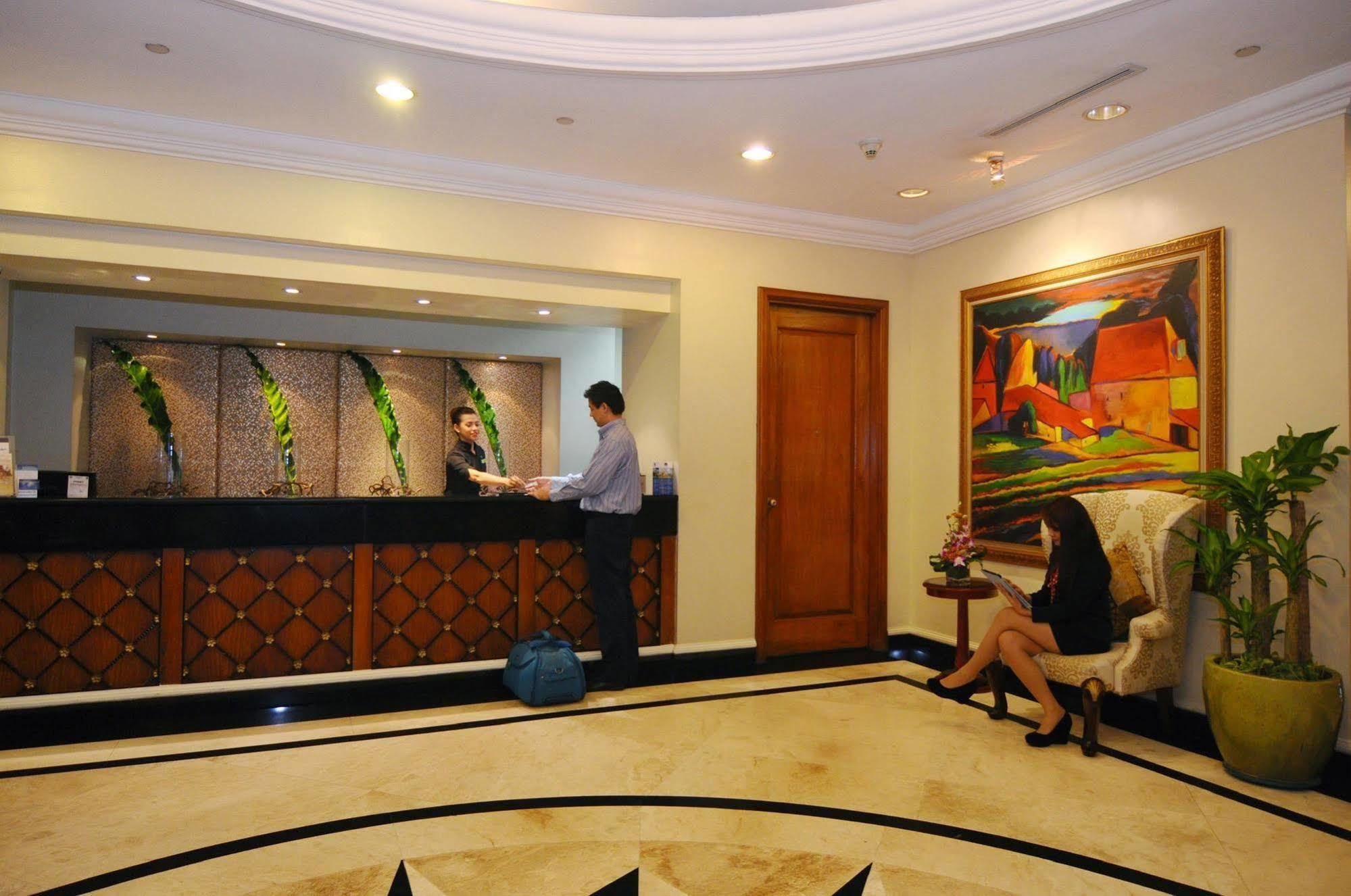 Oxford Suites Makati San Pedro Makati Eksteriør billede