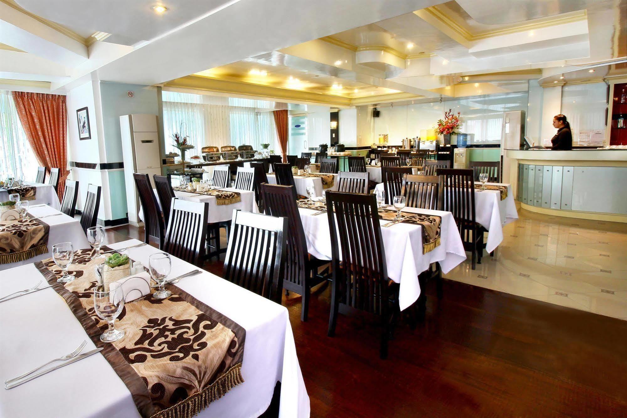 Oxford Suites Makati San Pedro Makati Eksteriør billede