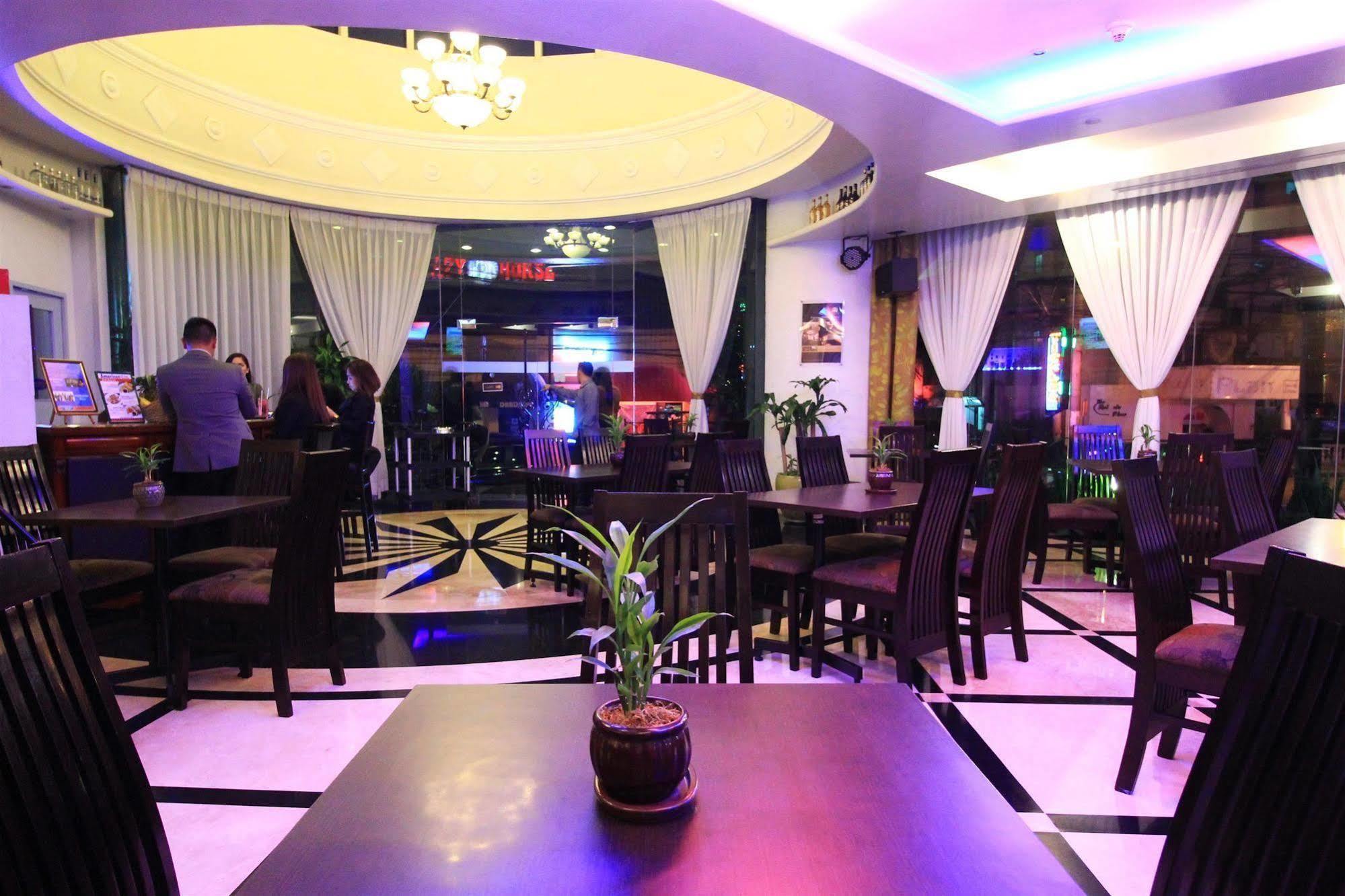 Oxford Suites Makati San Pedro Makati Eksteriør billede