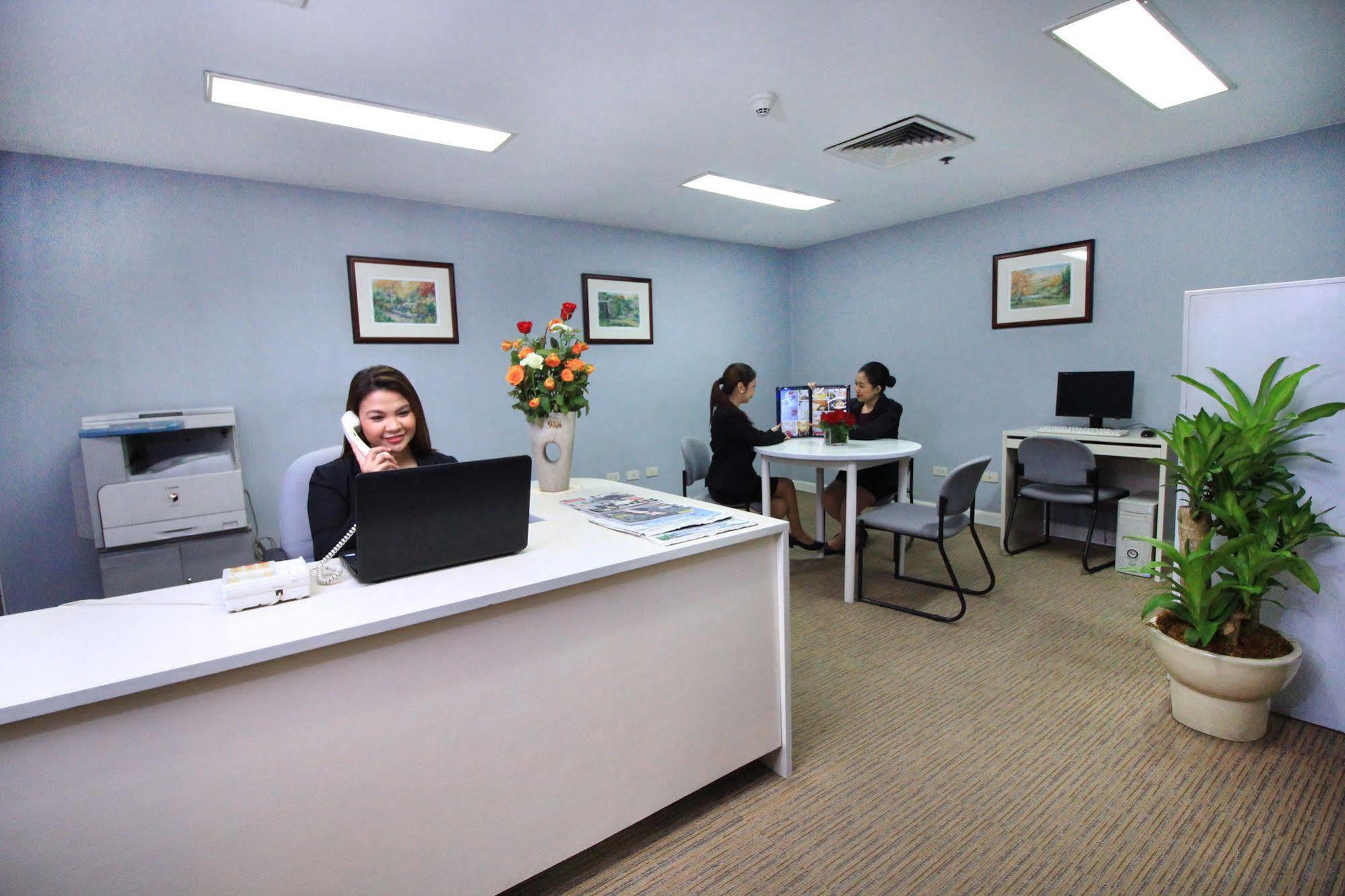 Oxford Suites Makati San Pedro Makati Eksteriør billede