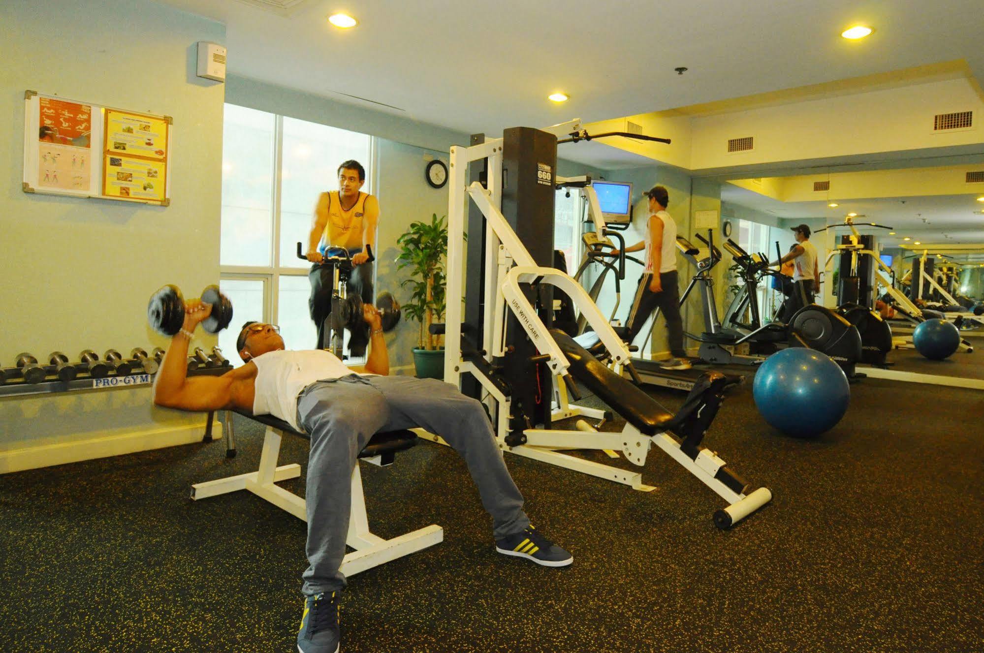 Oxford Suites Makati San Pedro Makati Eksteriør billede