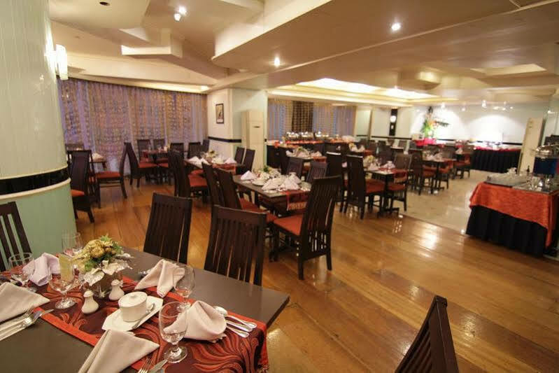 Oxford Suites Makati San Pedro Makati Eksteriør billede